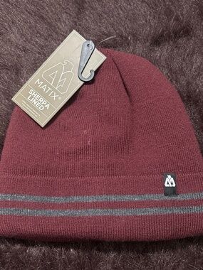 Matix Beanie Burgundy/Gray MTZ00622F5 One size fits all brand new